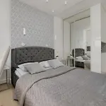 Elegant Apartment With Balcony Near Poniatowski Park Lodz By Noclegi Renters
