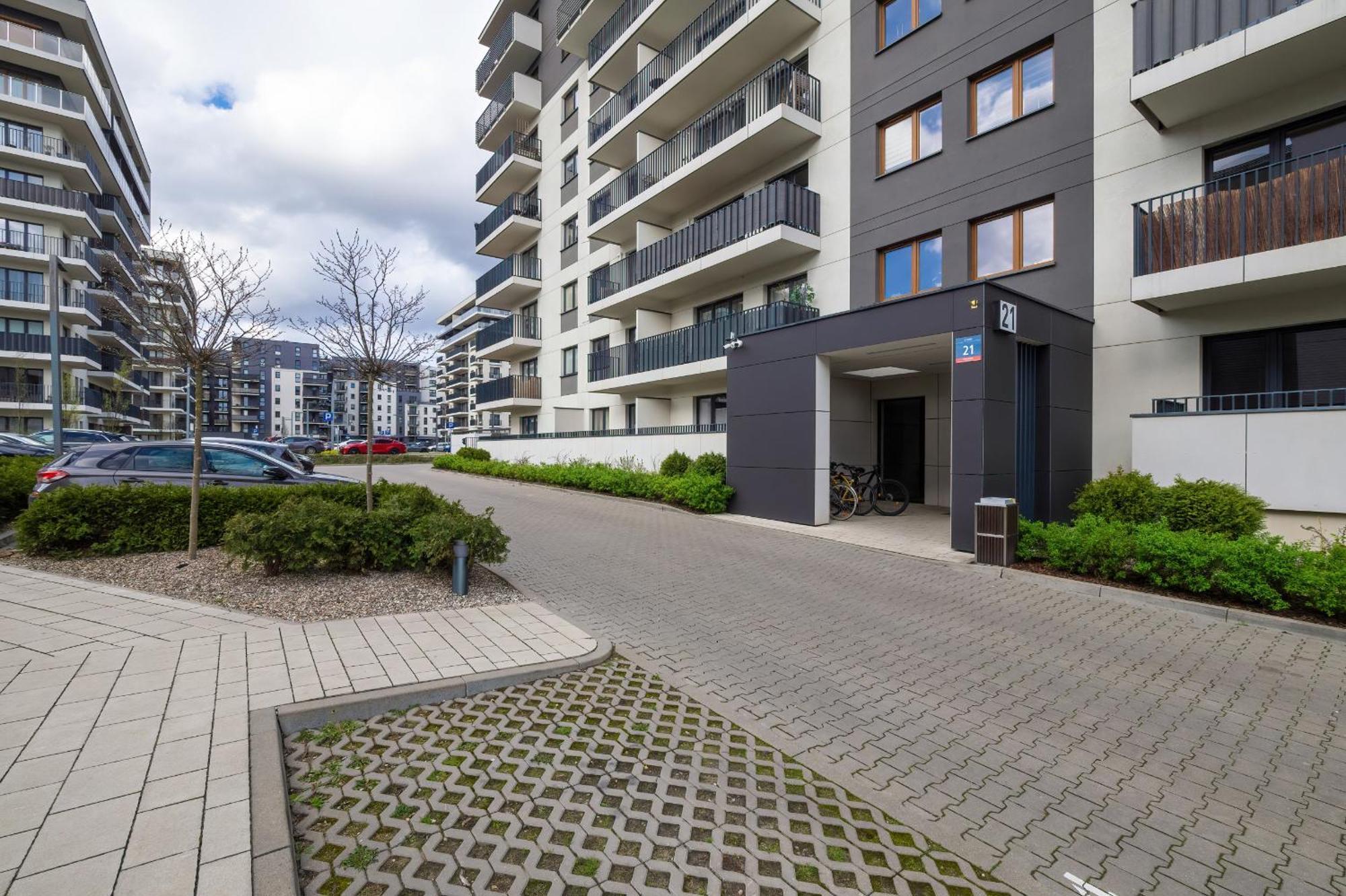 Elegant With Balcony Near Poniatowski Park By Renters Apartment